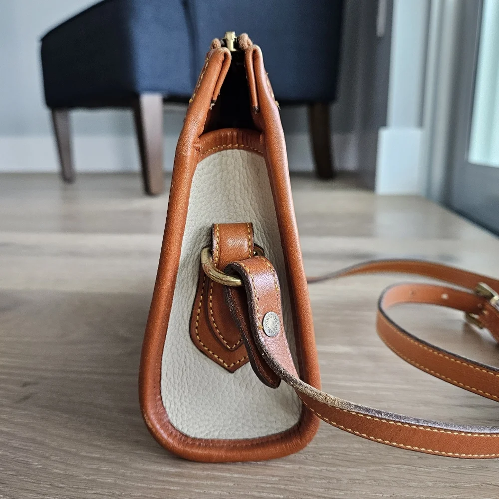 Dooney & Bourke Leather Crossbody Bag EUC - Picture 4 of 16